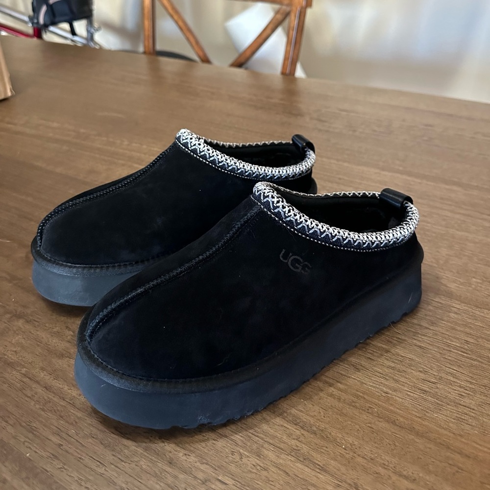 UGG Tazz Suede Platform Slipper, Black